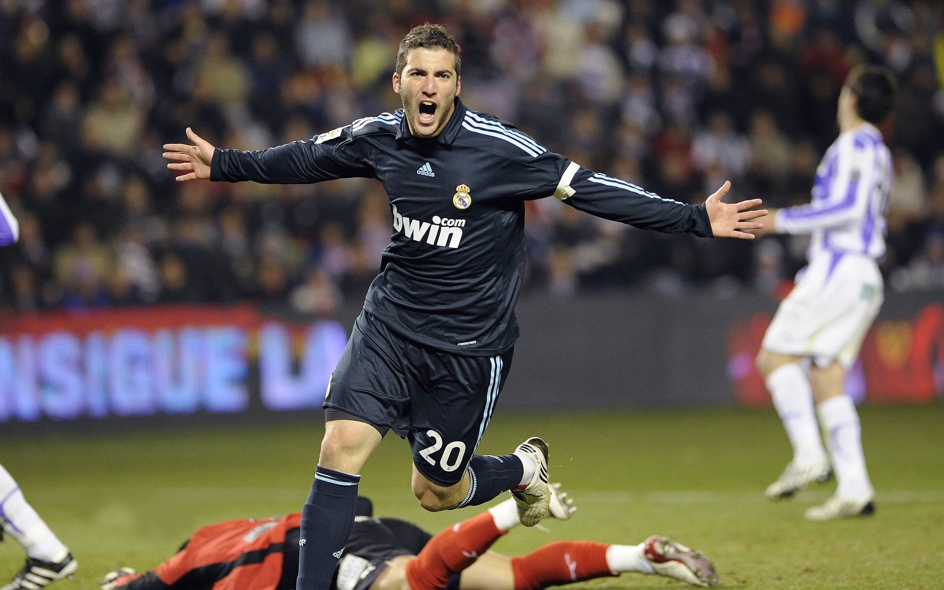 丁俊晖表示专注每一杆才能稳定发挥，丁俊晖发力